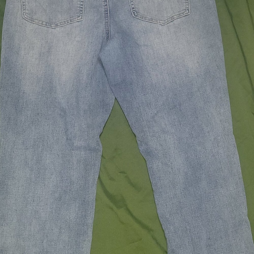 Jeans - Picture 3 of 4